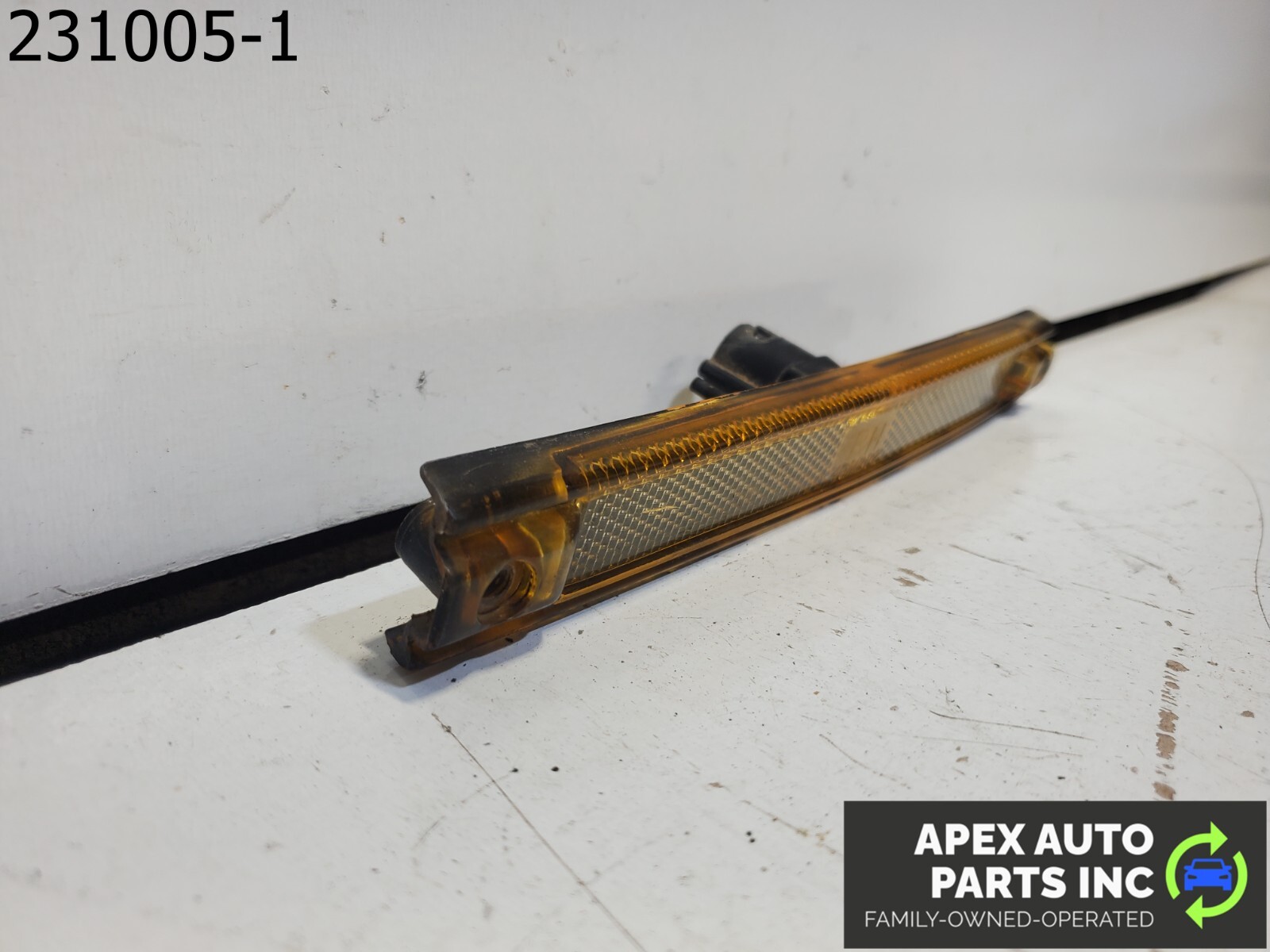 OEM Pontiac Fiero 1985 AUTOMATIC RIGHT BACK SIDE MARKER OEM