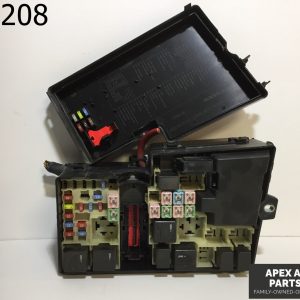 OEM Volvo S40 2005 Engine Compartment Fuse Relay Box Unit 8688040