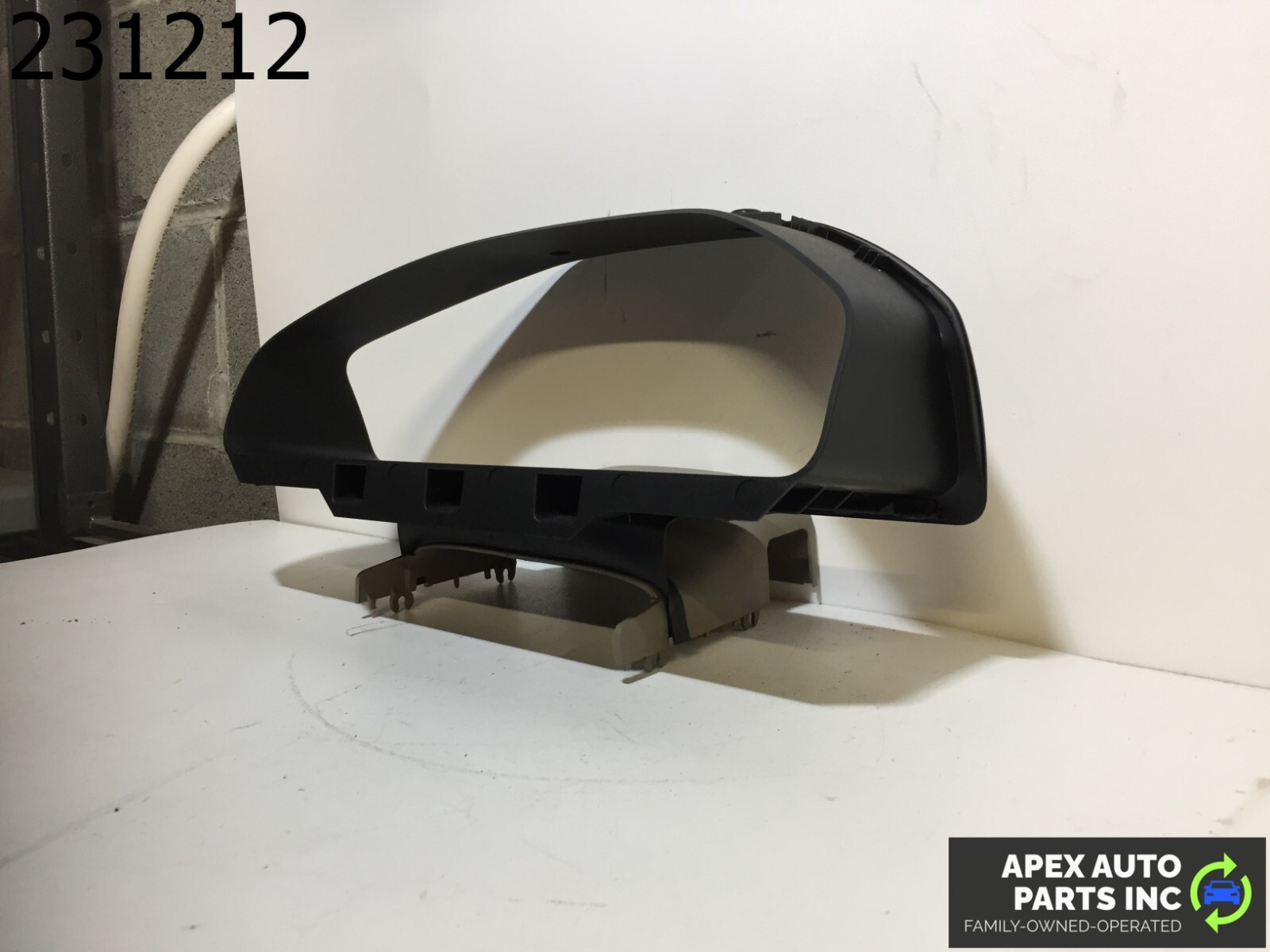 OEM Volvo XC90 2004 Instrument Gauge Cluster Bezel Trim Shroud Dash Panel - Image 7